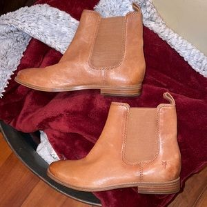 Fry boots like new